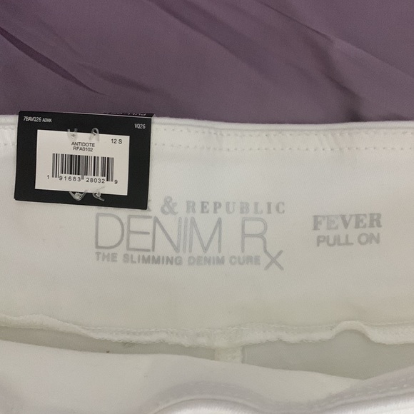 👖⚪️Rock & Republic Jeans - White - Stretch Pull-On Denim - Size 12 - Picture 4 of 7